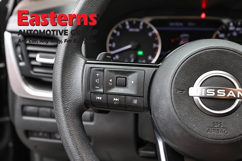 Used 2023 Nissan Rogue SV AWD/4WD image 15