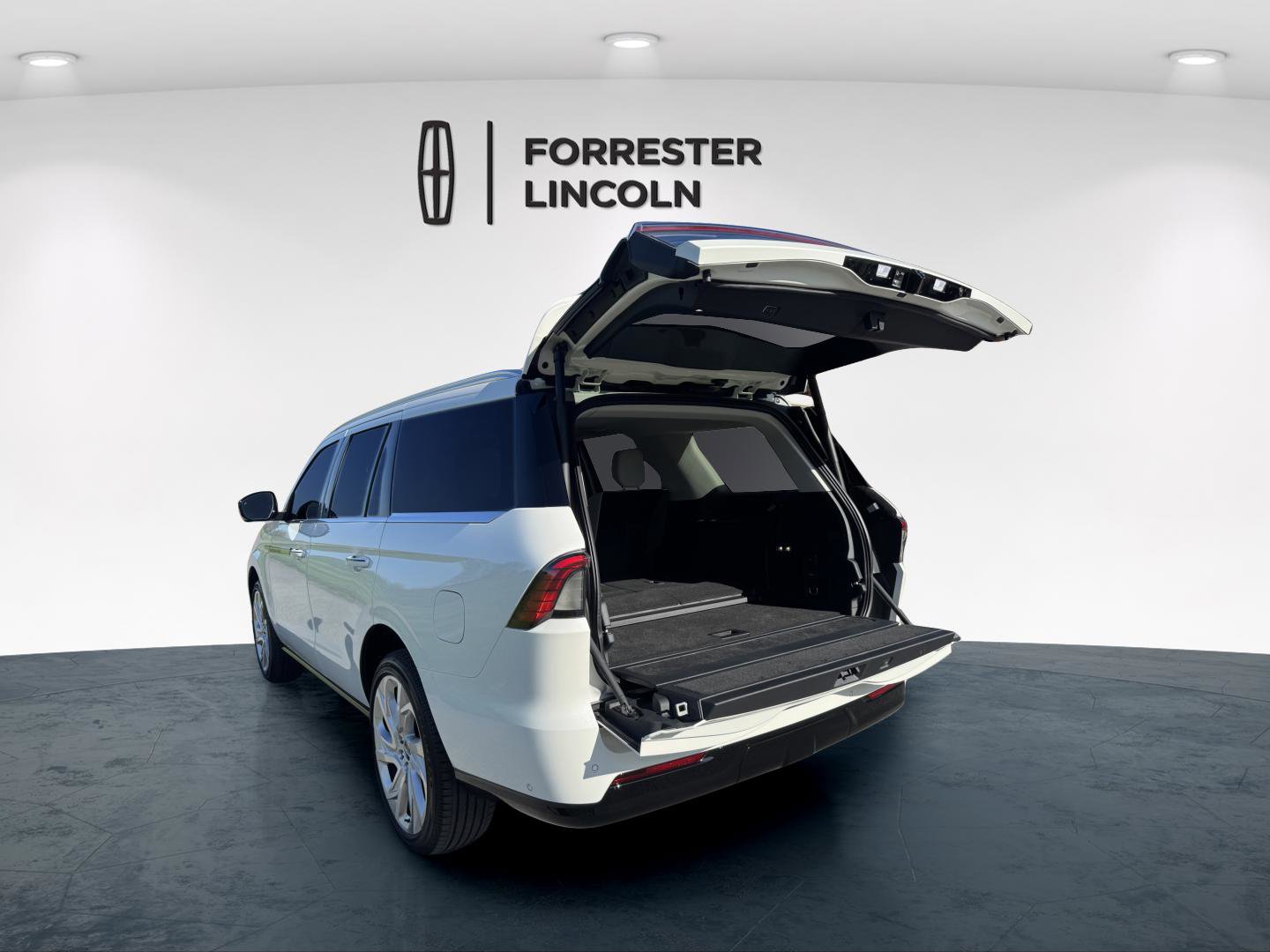 Used 2025 Lincoln Navigator Reserve AWD/4WD image 22