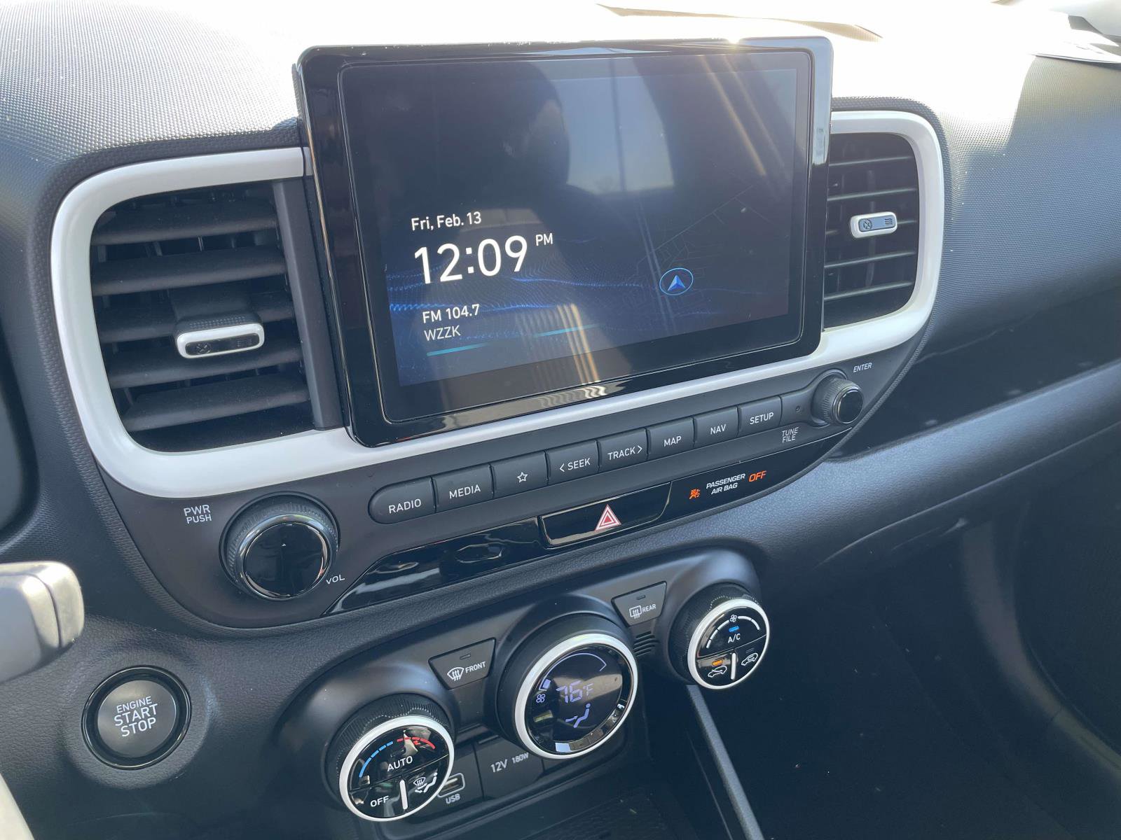 Certified 2025 Hyundai Venue Limited image 12