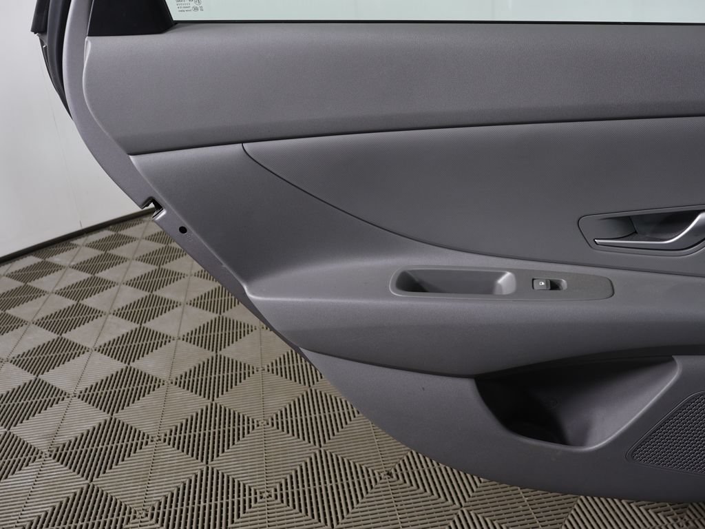 Used 2024 Hyundai Elantra Blue FWD image 20