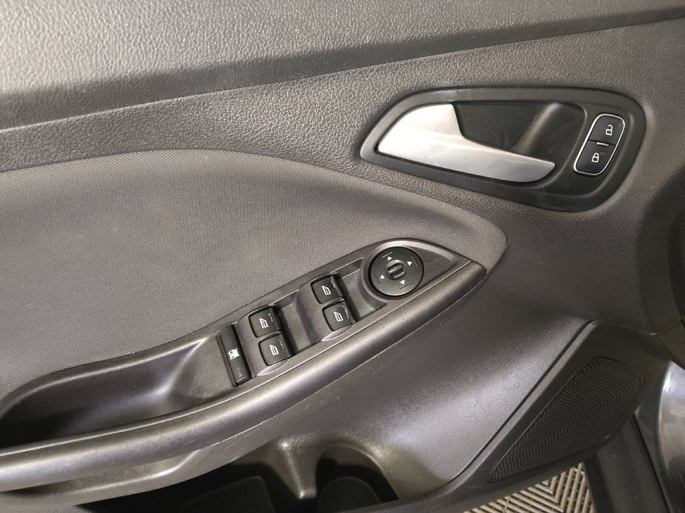 Used 2017 Ford Focus SE FWD image 27
