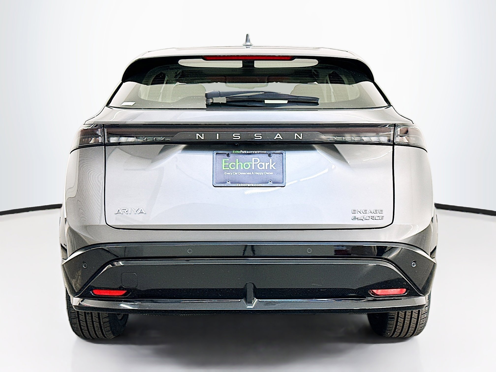 Used 2023 Nissan Ariya AWD image 7