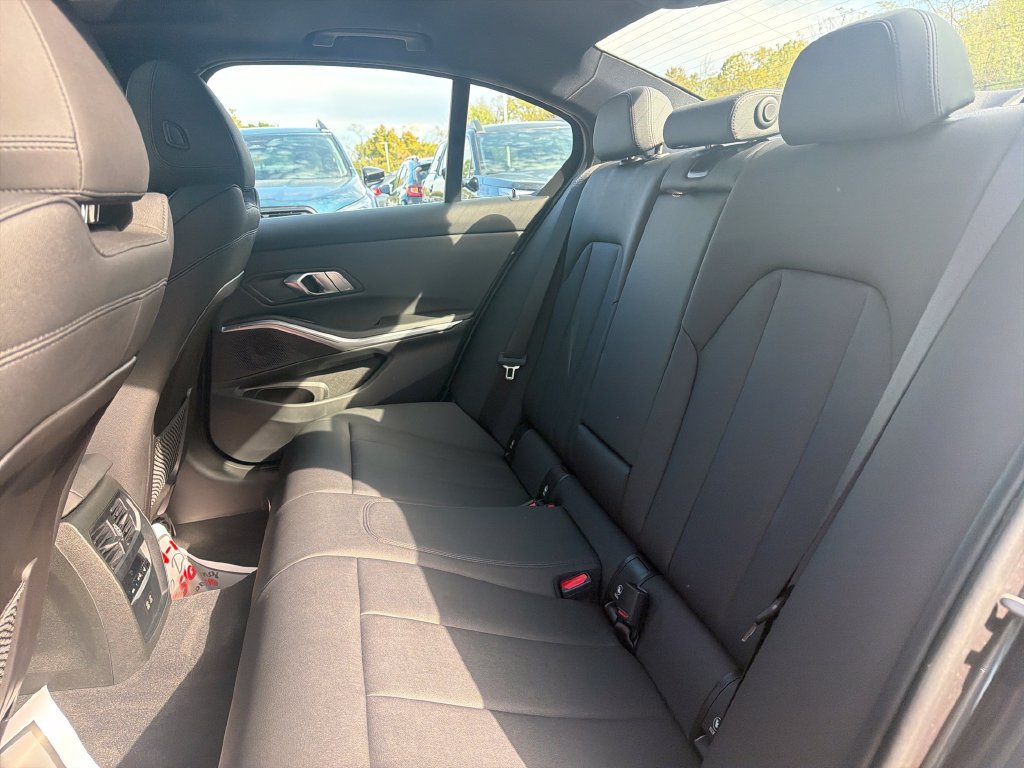Used 2021 BMW 330i xDrive Sedan AWD/4WD image 29