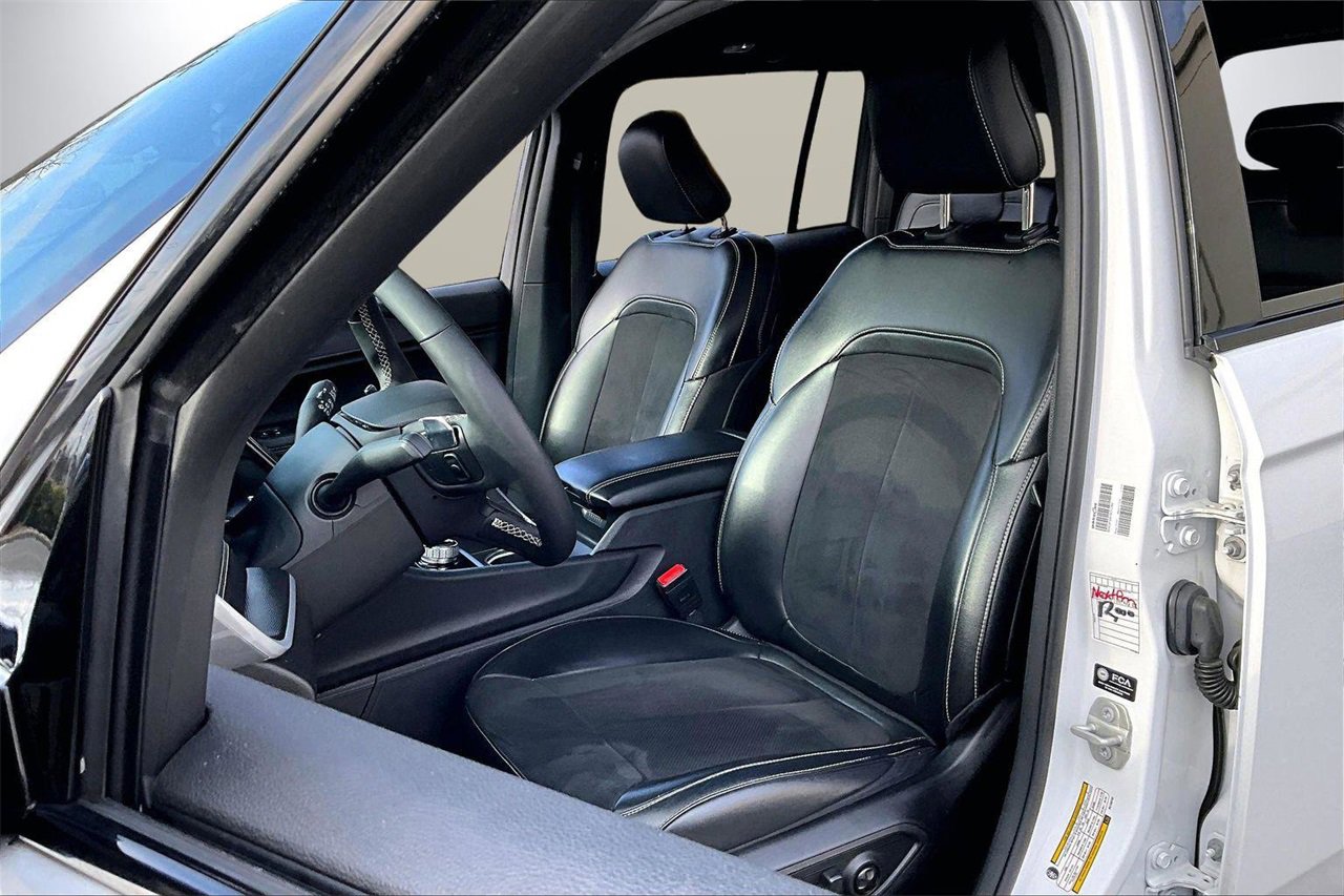 Used 2024 Jeep Grand Cherokee Altitude image 20