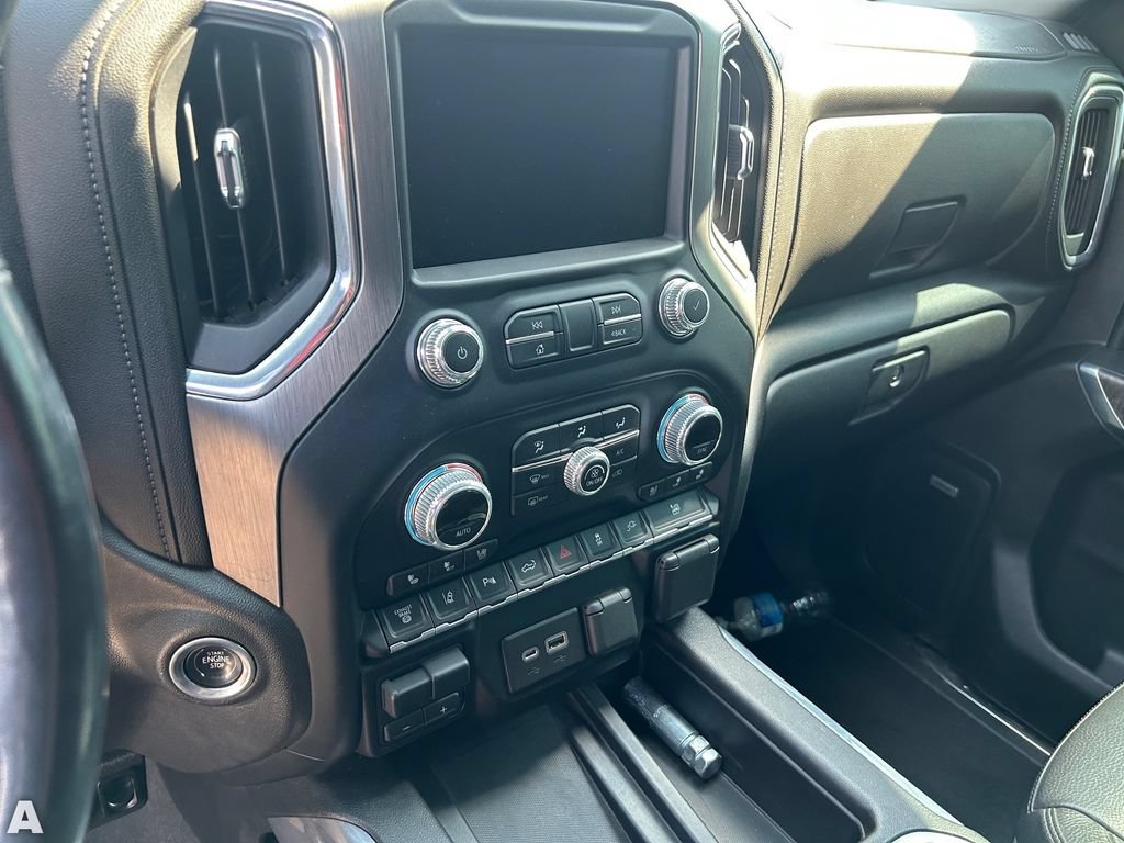 Used 2021 GMC Sierra 3500 Denali w/ Technology Package AWD/4WD image 7