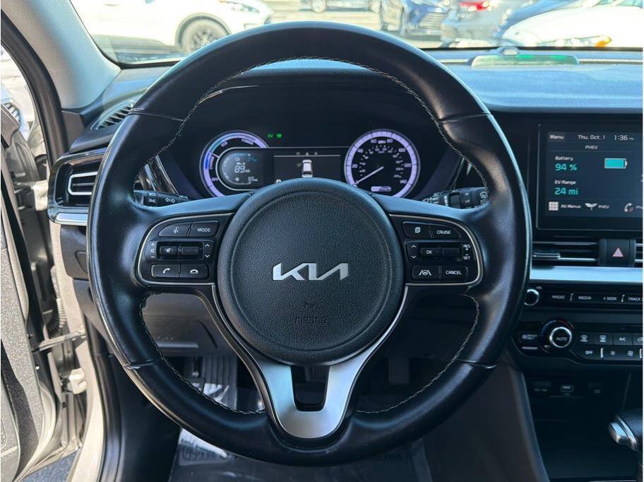 Used 2022 Kia Niro LXS FWD image 8