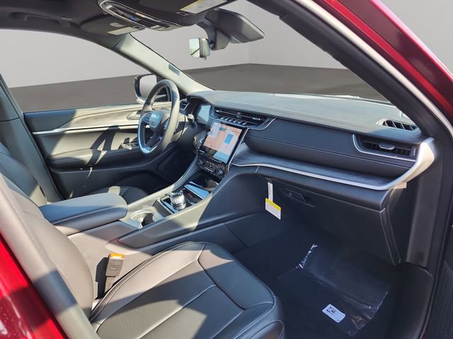 New 2025 Jeep Grand Cherokee Limited image 36