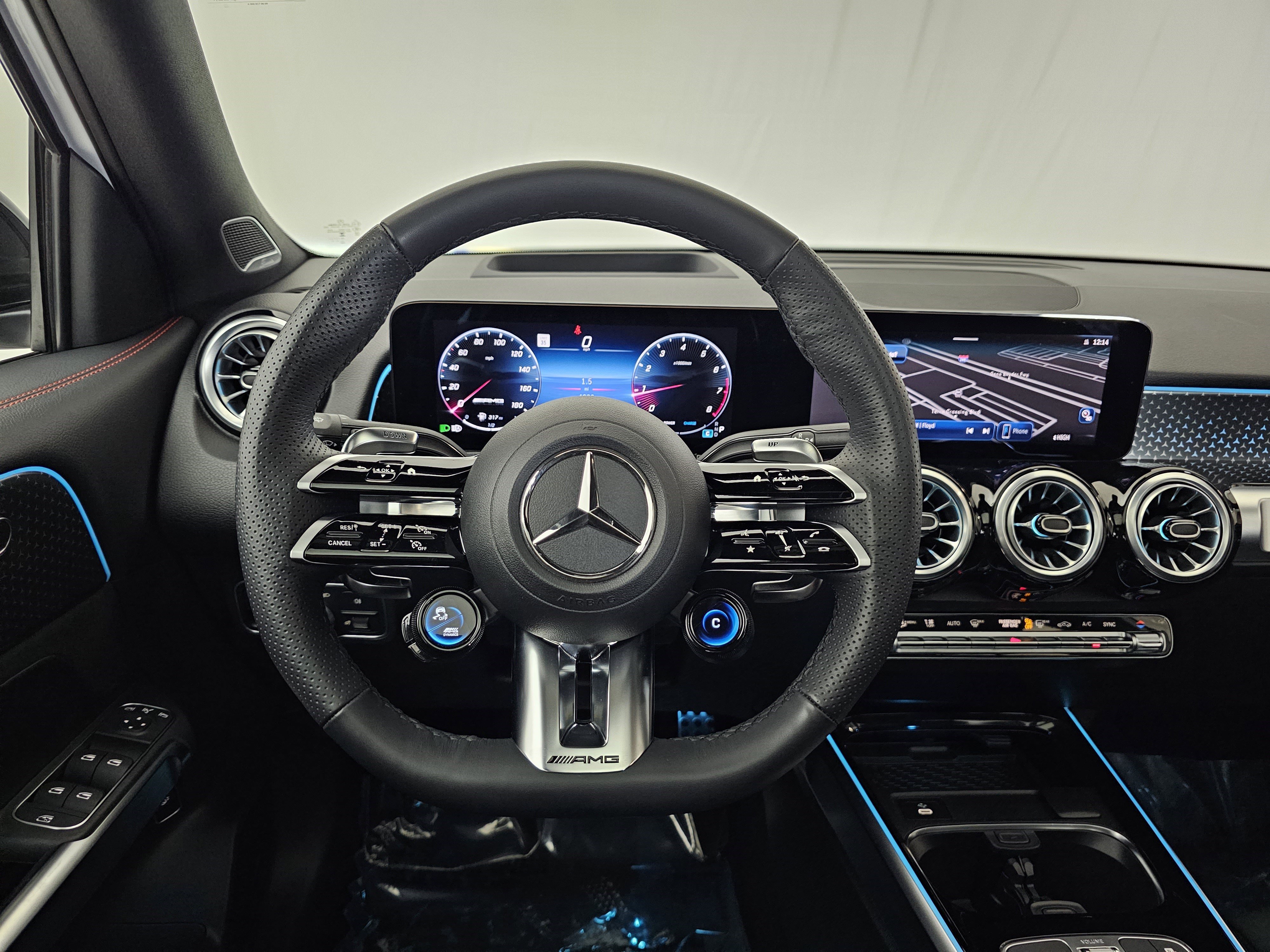 Used 2025 Mercedes-Benz GLB 35 AMG 4MATIC image 8