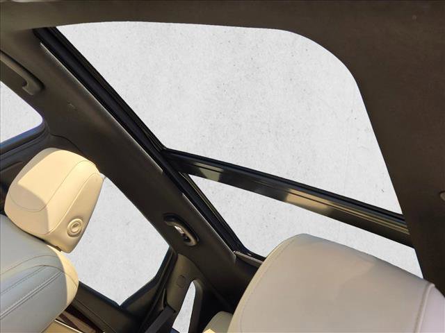 Used 2018 Cadillac XT5 Luxury image 16