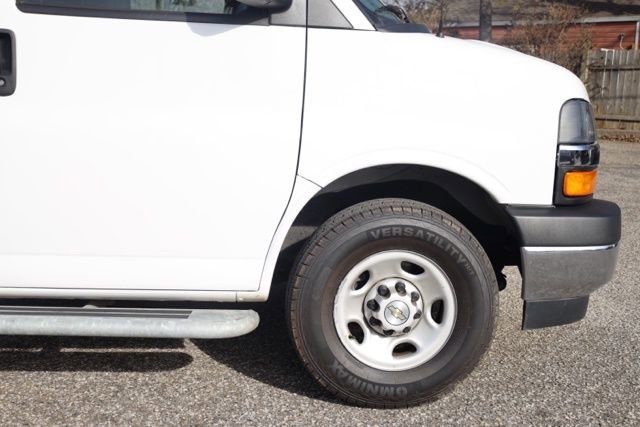 Used 2023 Chevrolet Express 2500 w/ Driver Convenience Package image 14