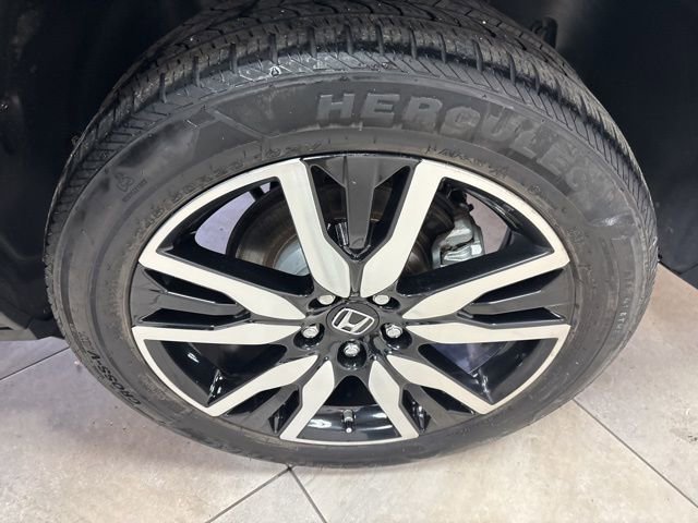 Used 2021 Honda Pilot Touring image 11