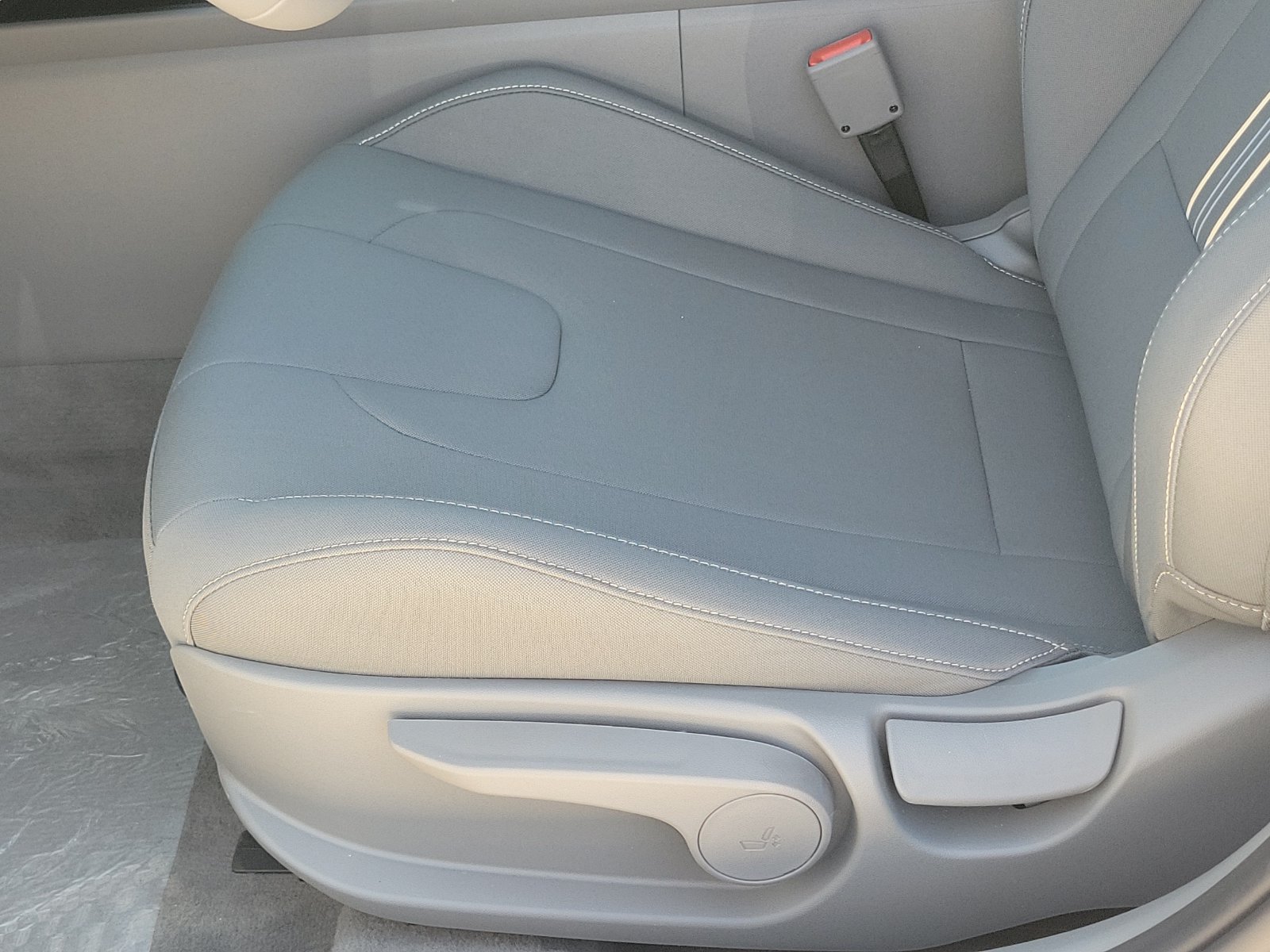 New 2026 Hyundai Elantra Sport FWD image 16