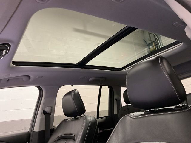 Used 2023 Jeep Grand Cherokee Limited w/ Luxury Tech Group II image 18