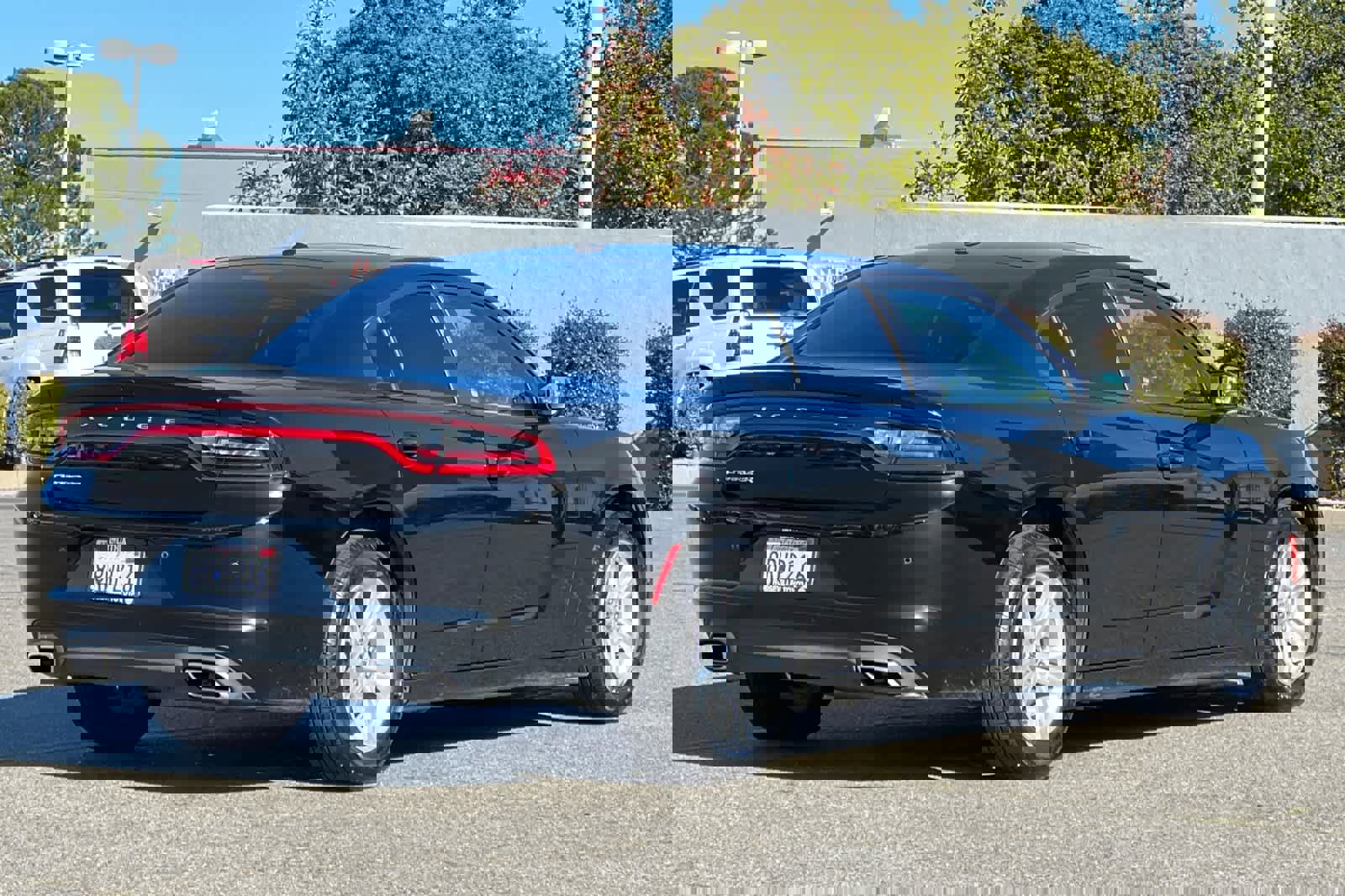 Used 2020 Dodge Charger SXT image 2