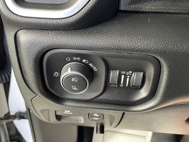 Used 2020 RAM 1500 Laramie AWD/4WD image 14