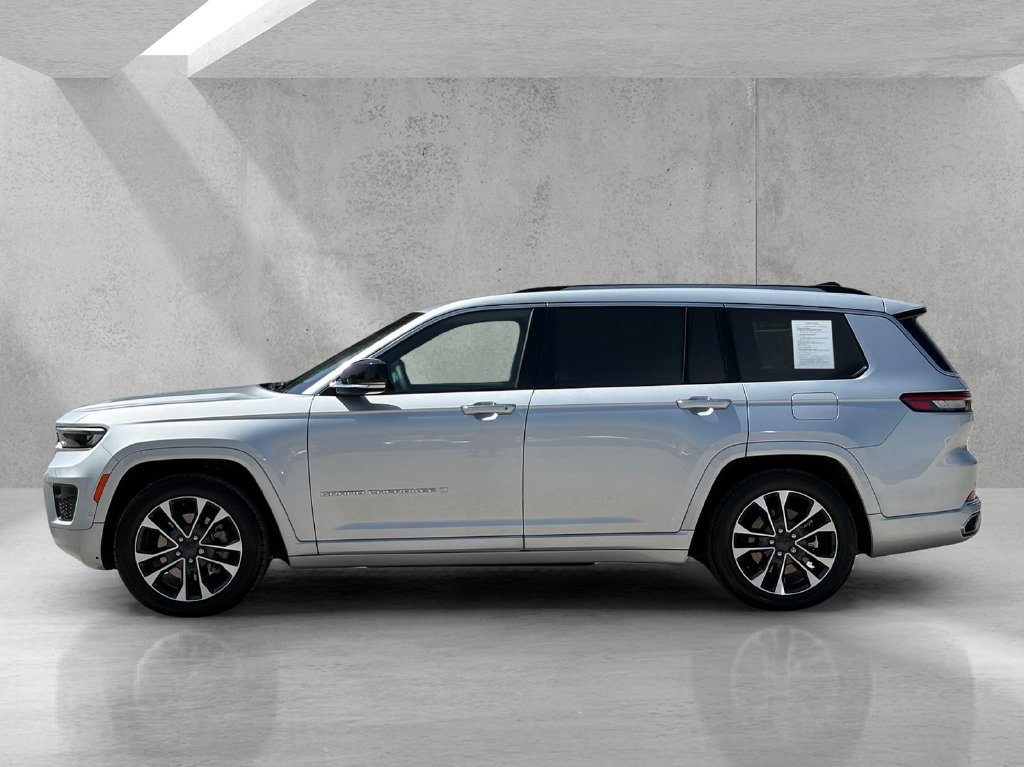 Used 2023 Jeep Grand Cherokee L Overland w/ Luxury Tech Group IV AWD/4WD image 8