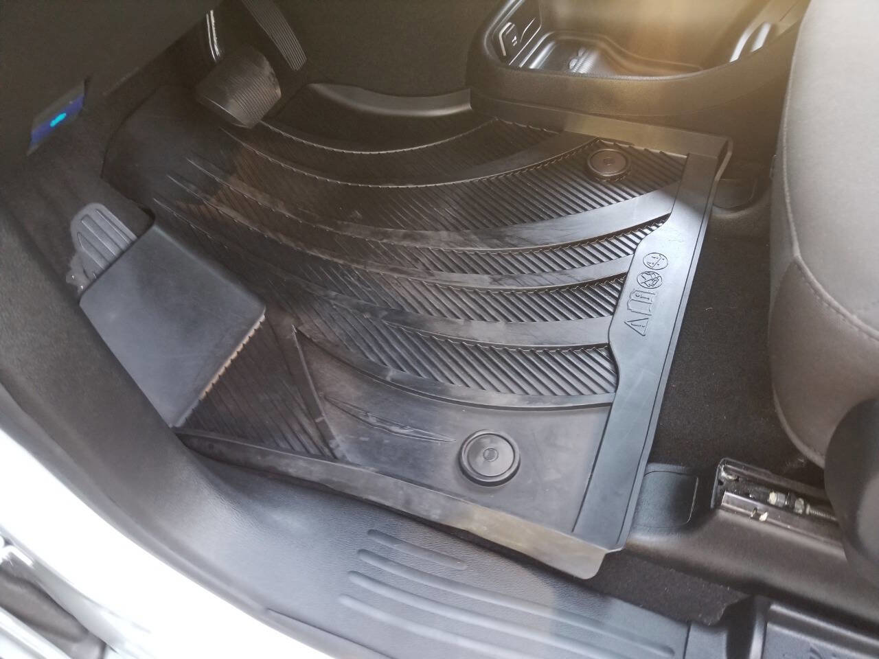 Certified 2023 Chrysler Pacifica Touring image 9