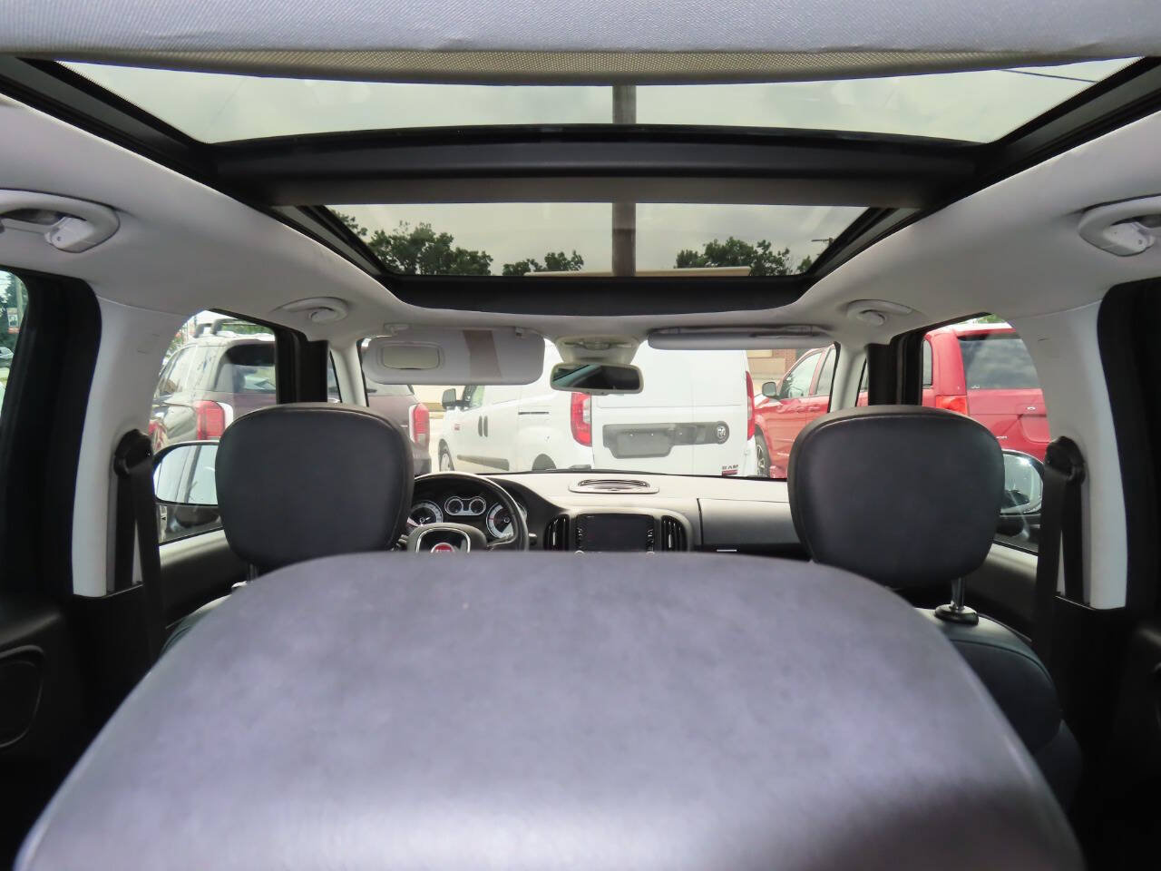 Used 2015 FIAT 500L Trekking FWD image 12