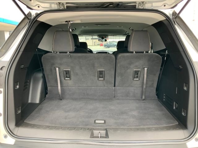 Used 2020 Chevrolet Traverse LT image 13
