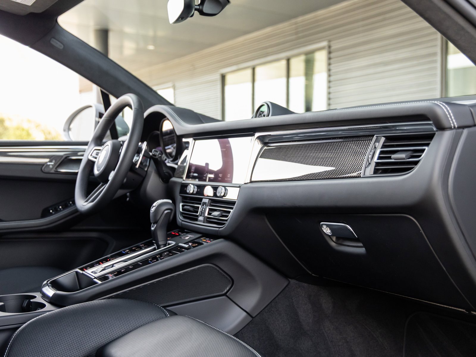 New 2026 Porsche Macan GTS image 48