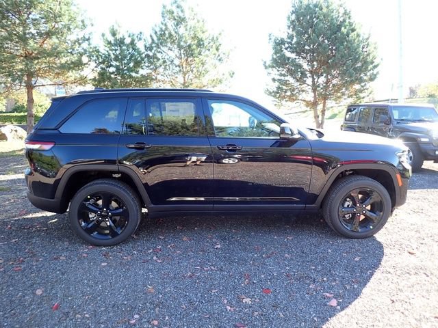 New 2025 Jeep Grand Cherokee Altitude AWD/4WD image 8