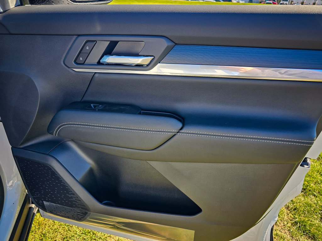 New 2027 GMC Terrain Elevation w/ Elevation Premium Package AWD/4WD image 41