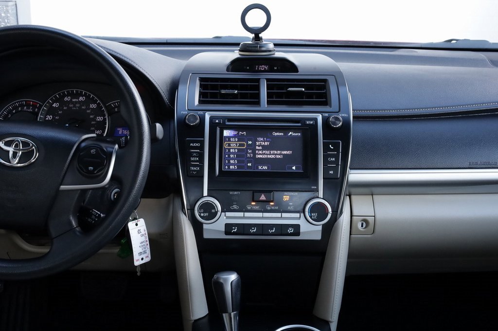 Used 2013 Toyota Camry LE image 33