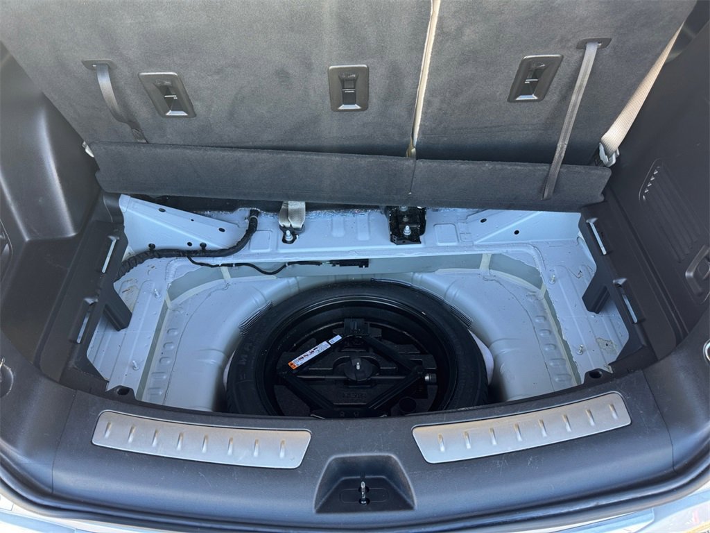 Used 2022 Buick Enclave Essence image 16