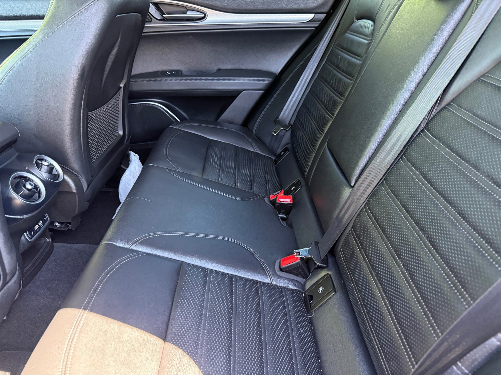 Used 2023 Alfa Romeo Stelvio Veloce image 25