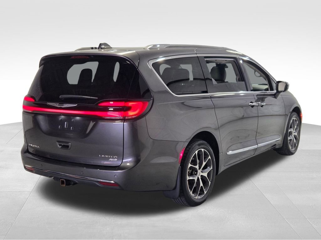 Used 2021 Chrysler Pacifica Limited AWD/4WD image 27