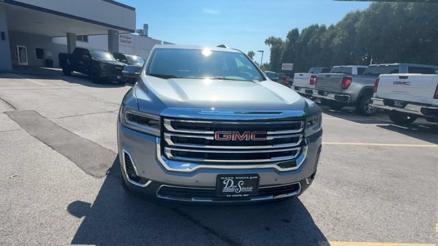 Used 2023 GMC Acadia SLT w/ Preferred Package FWD image 3