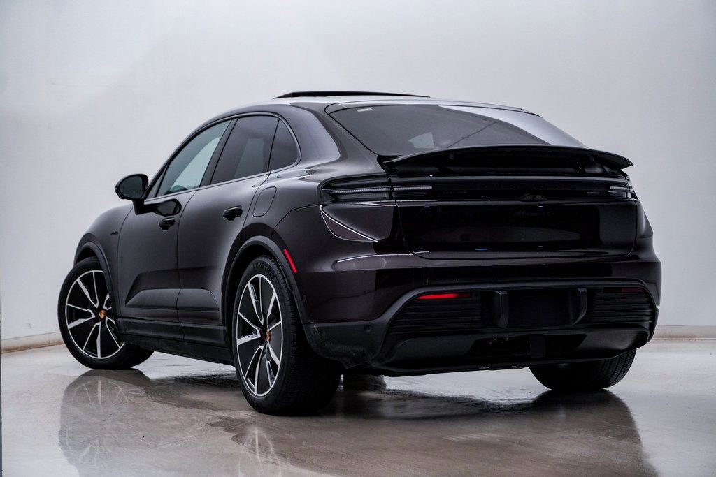 New 2025 Porsche Macan 4 Electric image 3