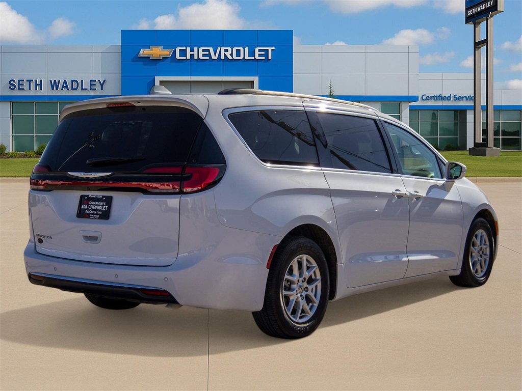 Used 2022 Chrysler Pacifica Touring-L image 7