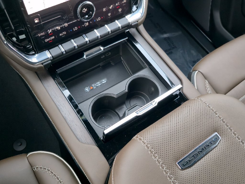 New 2026 GMC Yukon Denali Ultimate AWD/4WD image 16