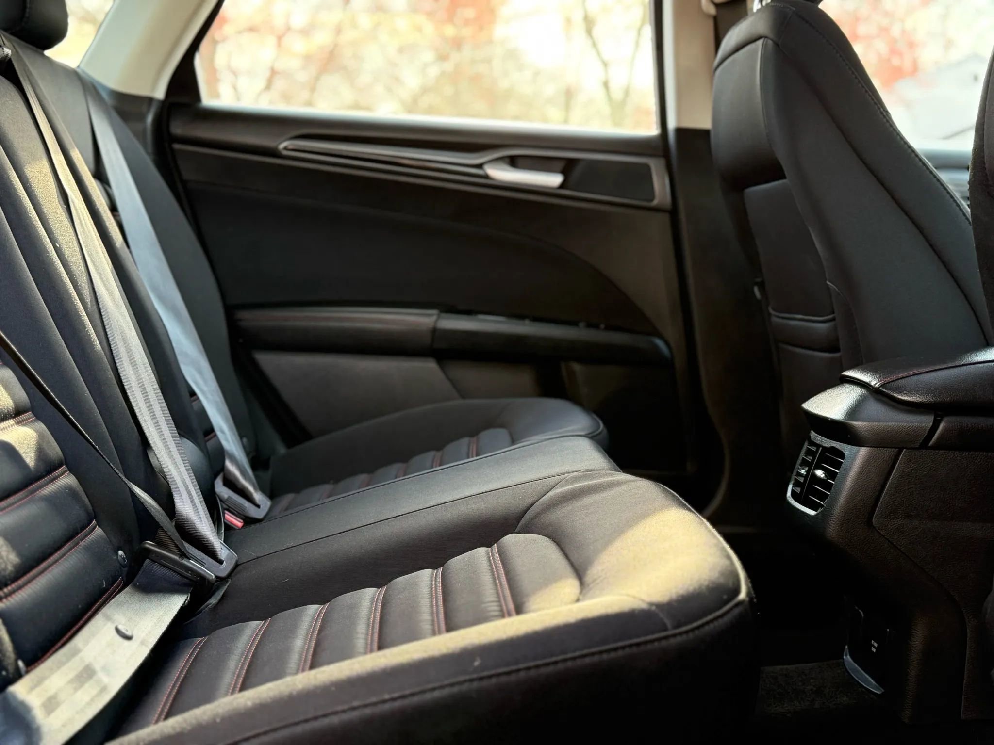 Used 2014 Ford Fusion SE image 31