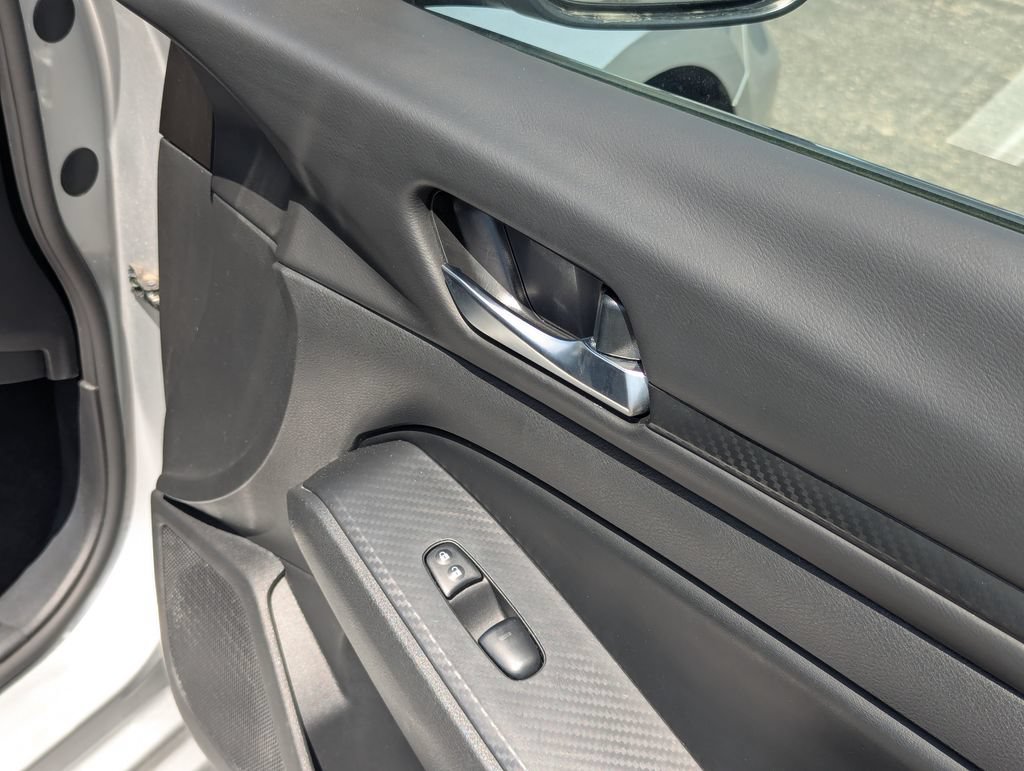 Used 2024 Nissan Altima 2.5 SV FWD image 33