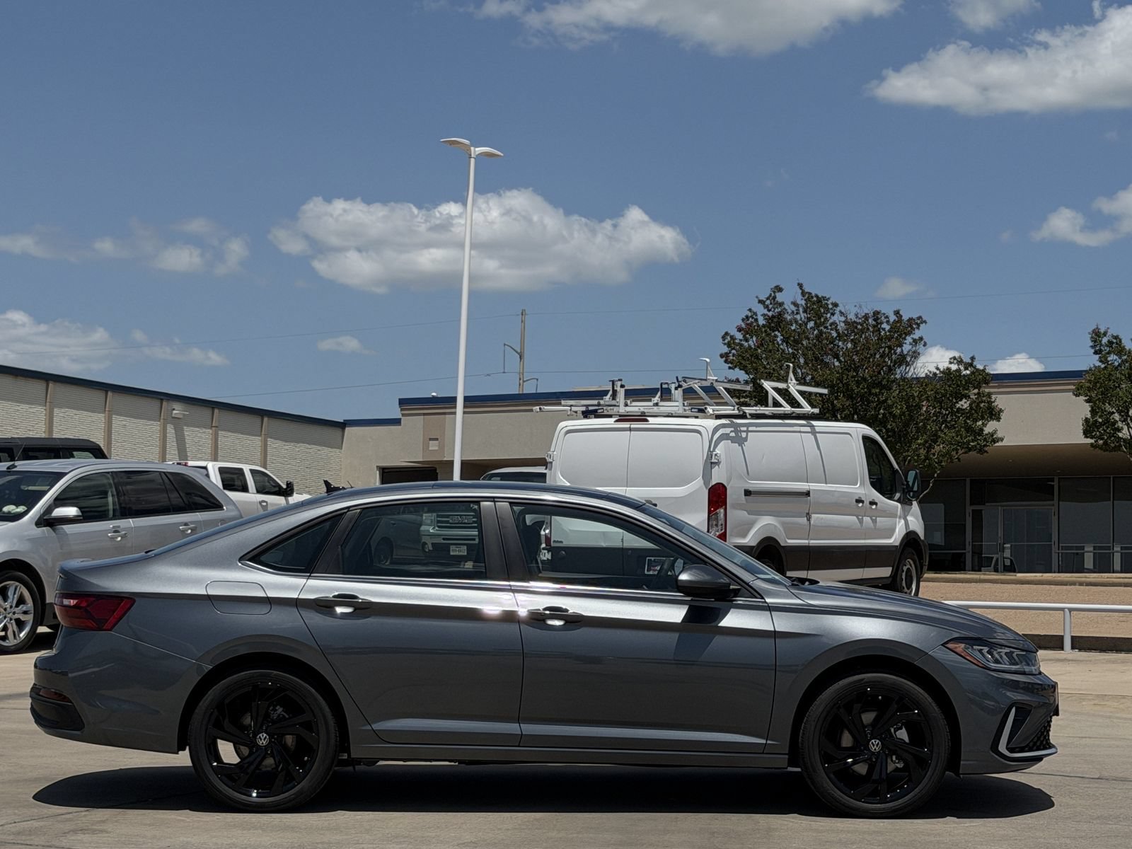 New 2026 Volkswagen Jetta SE FWD image 3