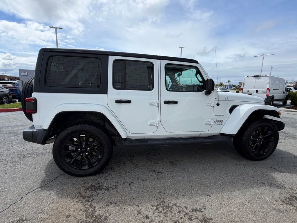 Used 2022 Jeep Wrangler Unlimited Sahara AWD/4WD image 7