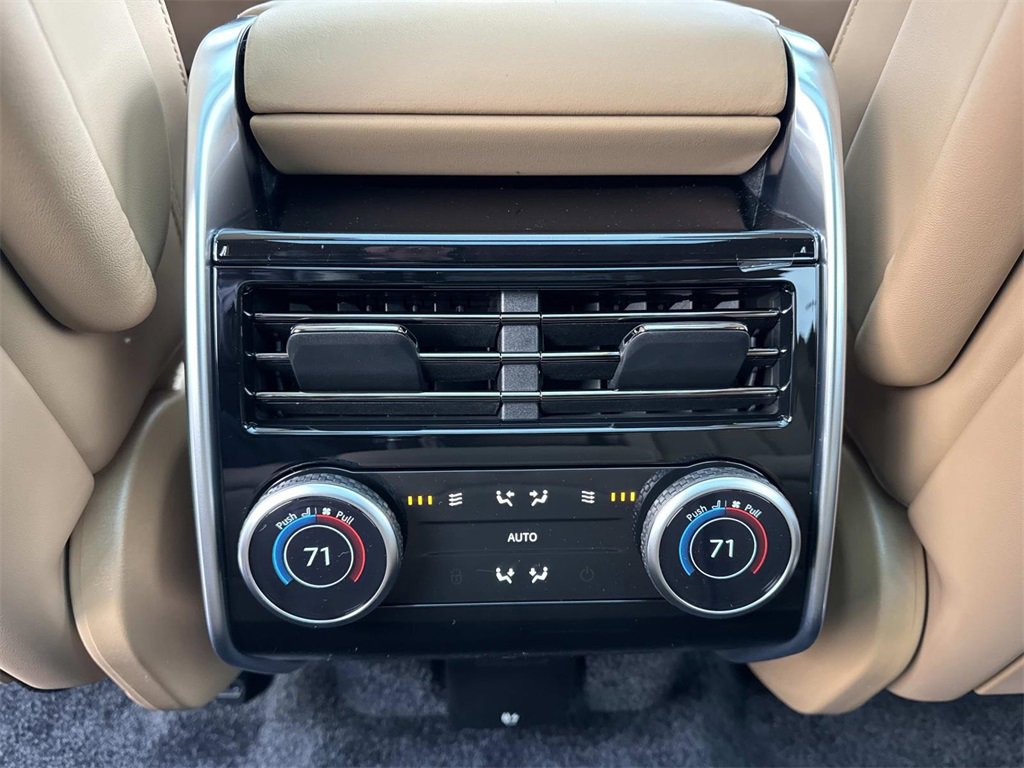 New 2026 Land Rover Range Rover SE image 17