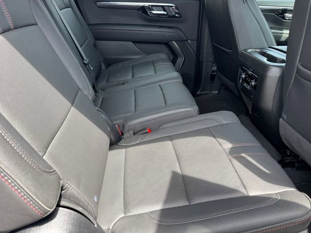 Used 2025 Chevrolet Suburban RST image 12