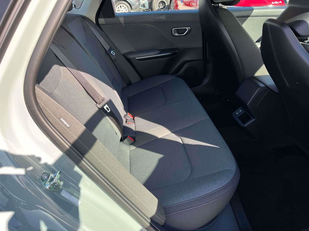 Certified 2025 Kia K4 LXS image 9