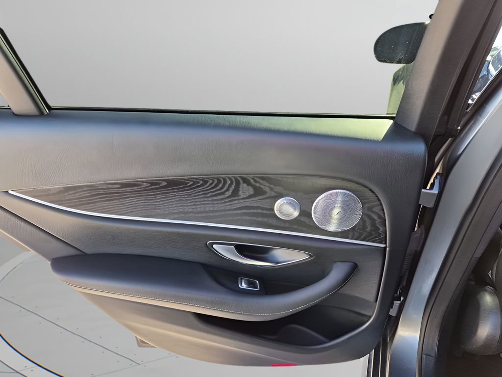 Used 2018 Mercedes-Benz E 300 image 17