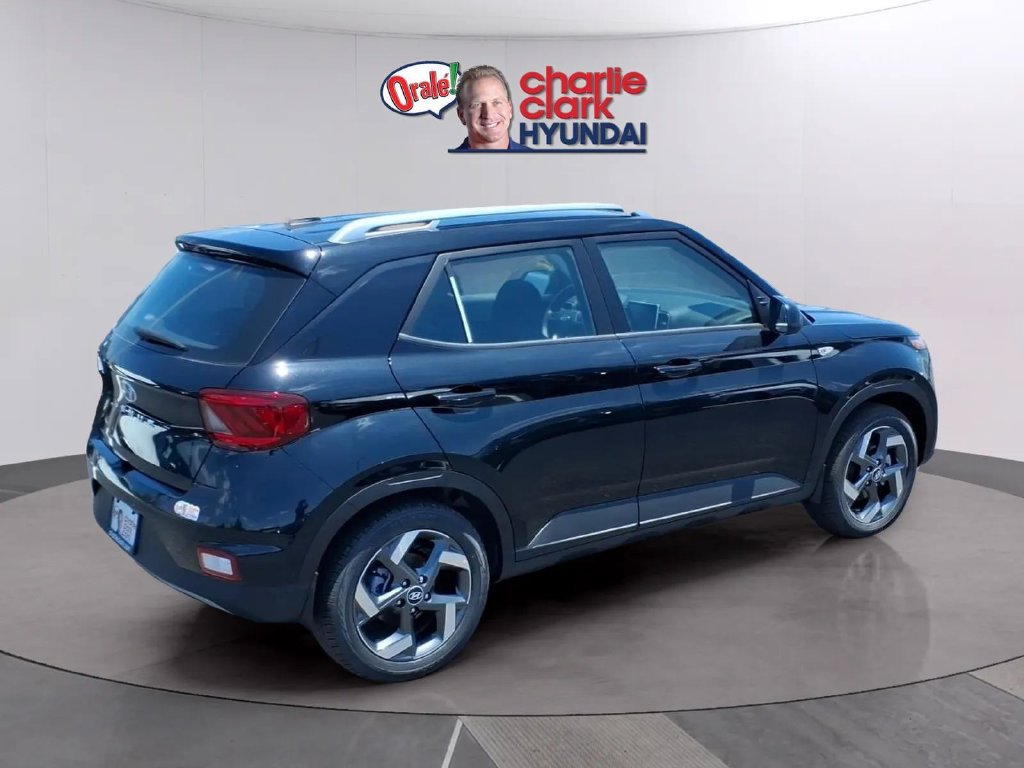 New 2026 Hyundai Venue SEL FWD image 5