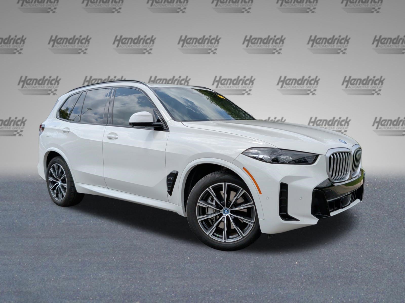 Certified 2024 BMW X5 xDrive50e w/ M Sport Package AWD/4WD image 2