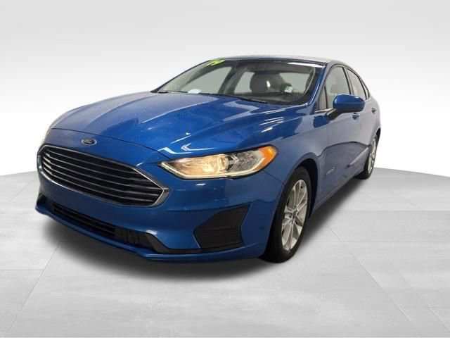 Used 2019 Ford Fusion SE FWD image 2