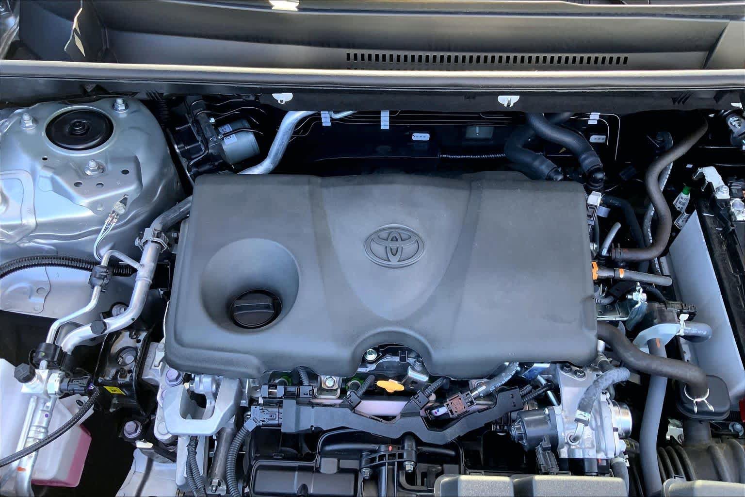 Used 2025 Toyota RAV4 XLE w/ Convenience Package FWD image 31