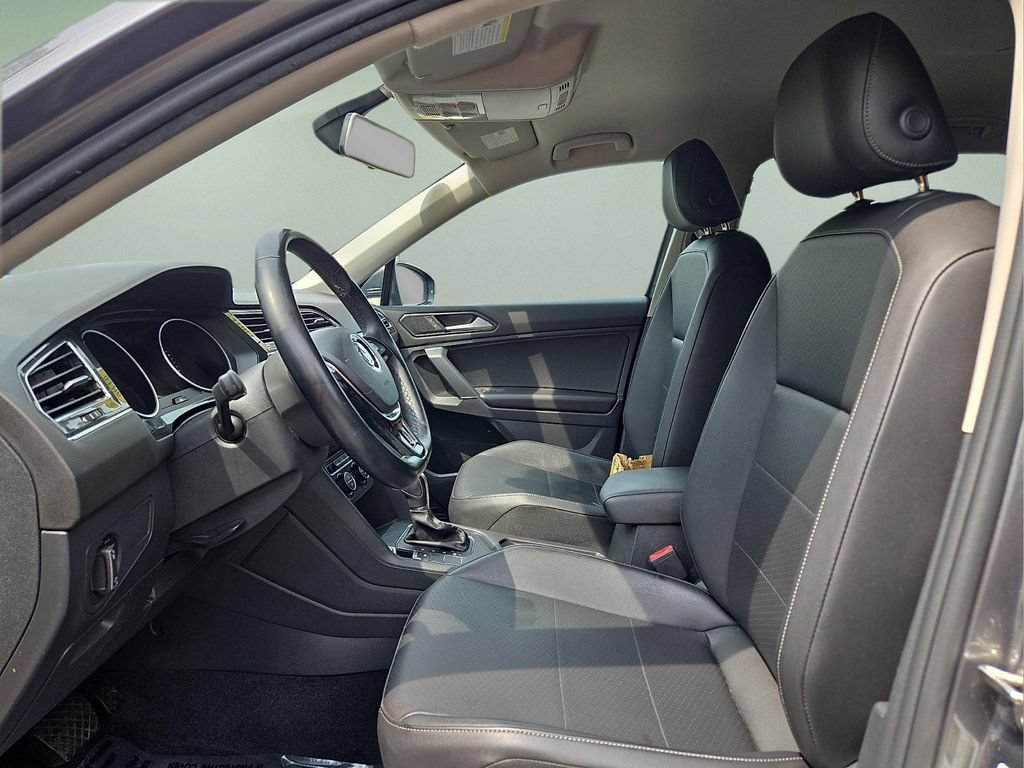 Used 2018 Volkswagen Tiguan SE FWD image 11