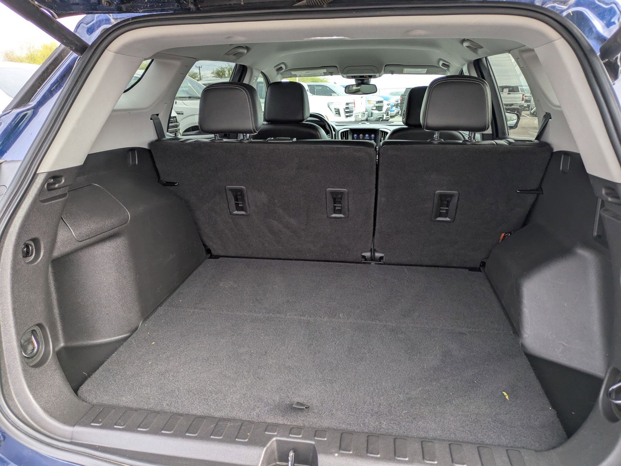 Used 2022 GMC Terrain SLT image 23