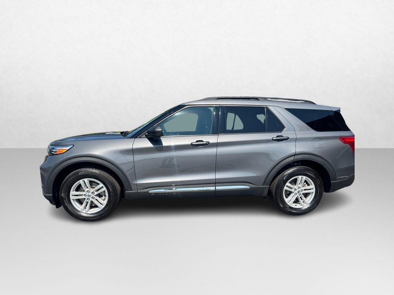 Used 2024 Ford Explorer XLT w/ Equipment Group 202A AWD/4WD image 2