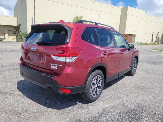 Used 2019 Subaru Forester Premium AWD/4WD image 6